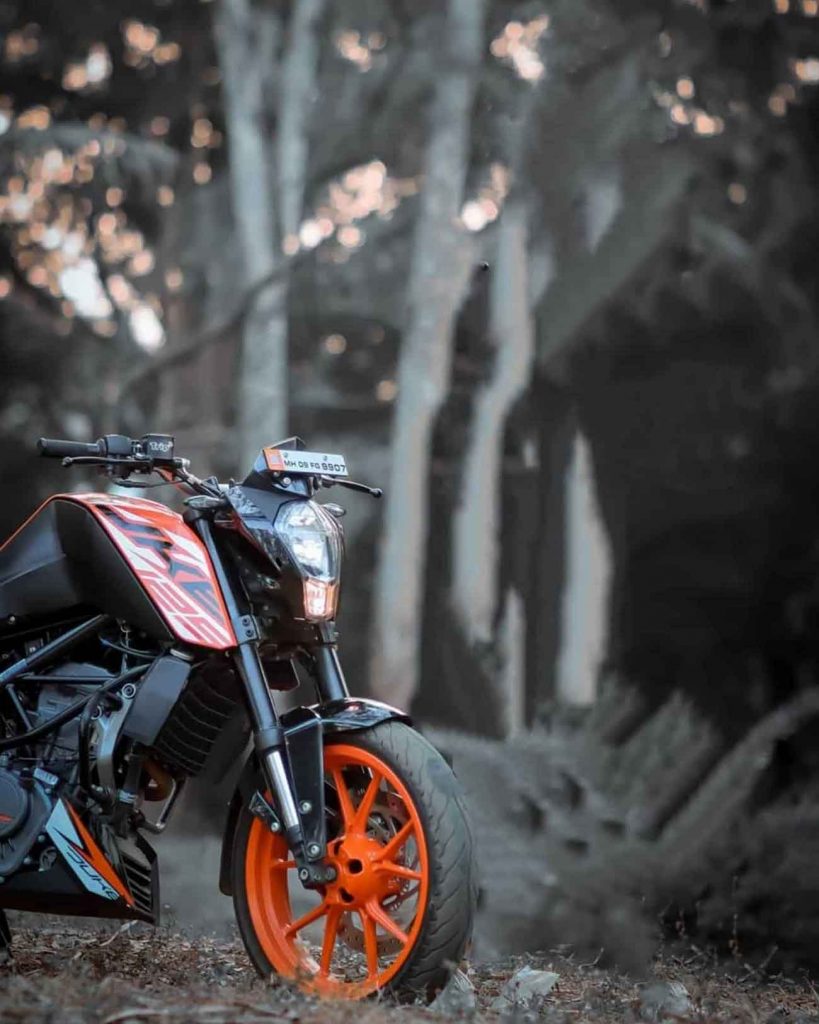 Duke 125 Bike CB Background Free Stock Image
