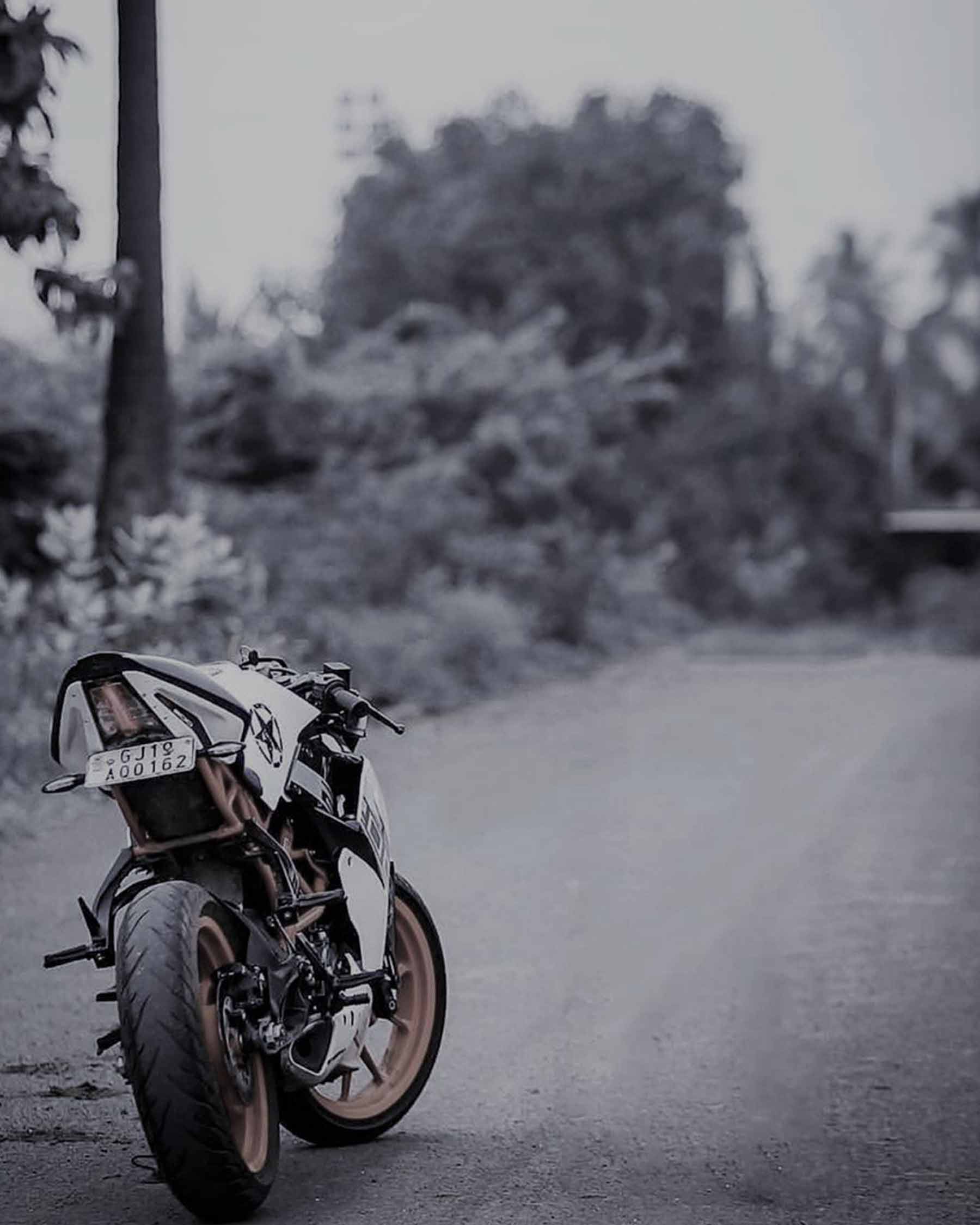 Soft White Color R15 Bike Background Free Stock Image