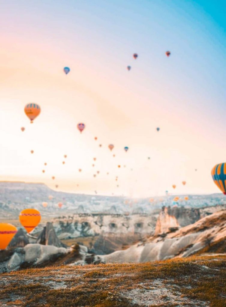 Hot Air Balloon Blur Cb Background Free Stock Image